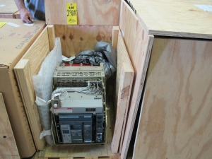 BREAKER, CIRCUIT, 800 FRAME AMP RATING, MASTERPACT NT08N1 KIND, 3 POLE, 480 VOLT RATING SQUARE D DIRECT REPLACEMENT FOR 1E ABBK-DON-600S INCLUDES ONE NEW 18" DOOR, MOUNTS USING EXISTING HINGES > CONTINUOUS CURRENT: 600A > CRADLE 600 A FRAME RATING > INTERRUPTING RATING: 200KA (FUSED) @ 535 VAC > 125VDC OPERATED > MICROLOGIC TRIP UNIT 5.0A > 800A SENSOR > 400A SENSOR PLUG > SHAW, PART # NLI-NT08N1-LISB11-EODC-SR-001 (W-44) LOADING & HANDLING FEE $15-